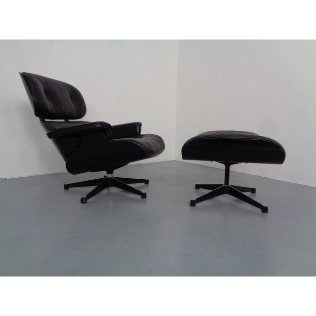 Black Lounge Chair and Ottoman by Charles and Ray Eames for Herman Miller, 1980s, Set of 2 For Sale - Image 8 of 18