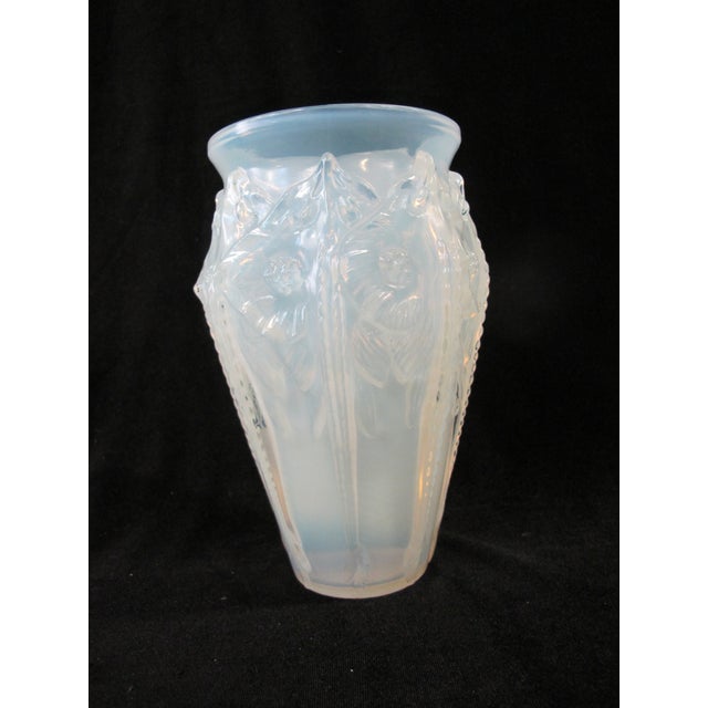 Art Deco Sabino Paris Manta Raie Ray Sculpted Flower Blue Opalescent Glass Vase For Sale - Image 3 of 14