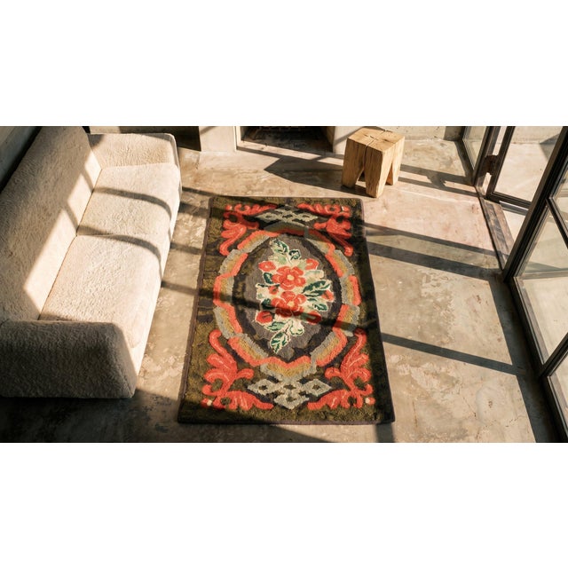 Early 20th Century 1920s Brown Floral Folk Art Antique American Hooked Rug 2'5" X 4'2" Handknotted Wool Carpet For Sale - Image 5 of 7