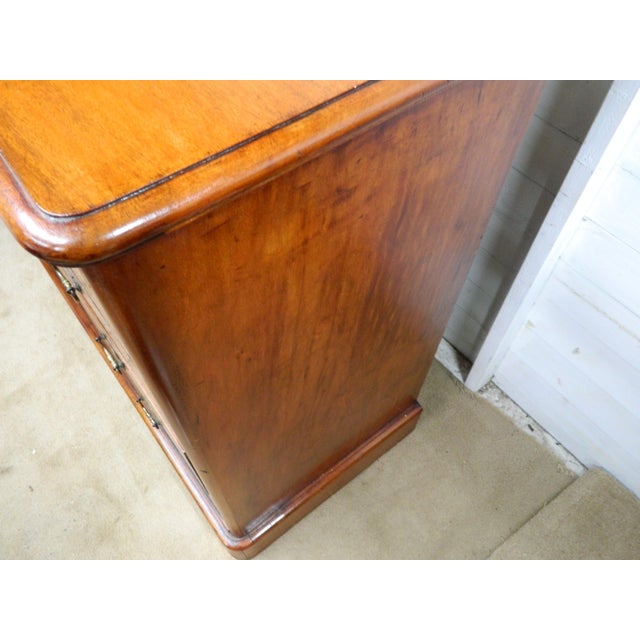 Victorian Chest of Drawers in Mahogany For Sale - Image 13 of 18