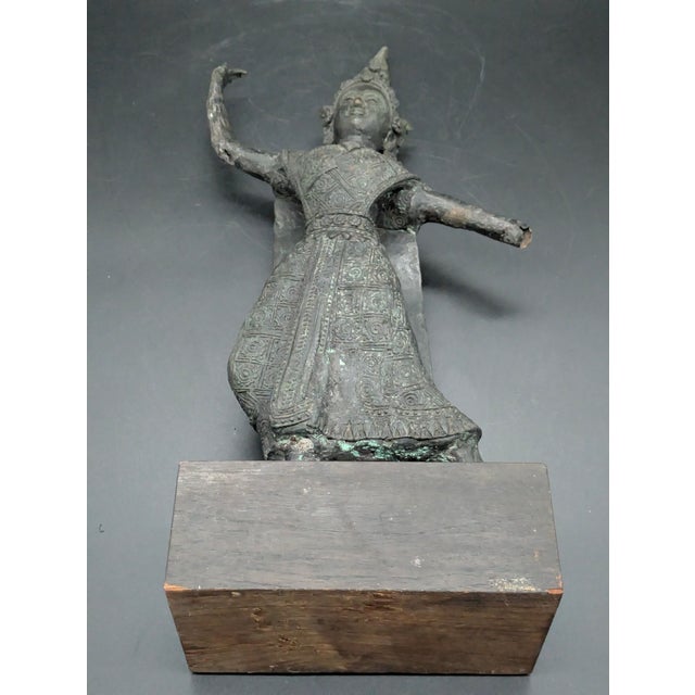 Early 20th Century Bronze Thai/Siamese Apsara Dancing Statue For Sale - Image 9 of 9