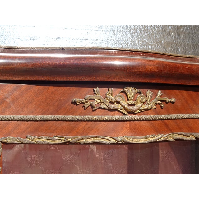 Brown Vintage French Louis XV Vitrine Brass Curio Display Cabinet Made in Spain #2 For Sale - Image 8 of 16