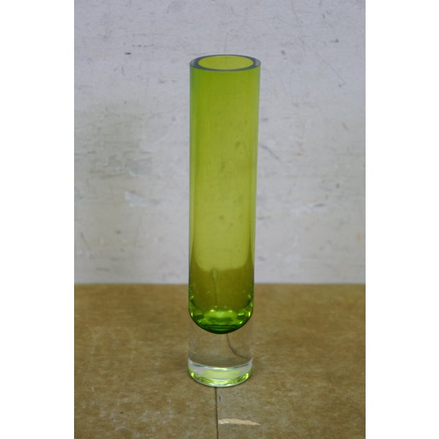 Late 20th Century 6 Chinese Emerald Green Blown Glass Graduated Tubular Torpedo Bud Vases 4" to 8" For Sale - Image 5 of 13