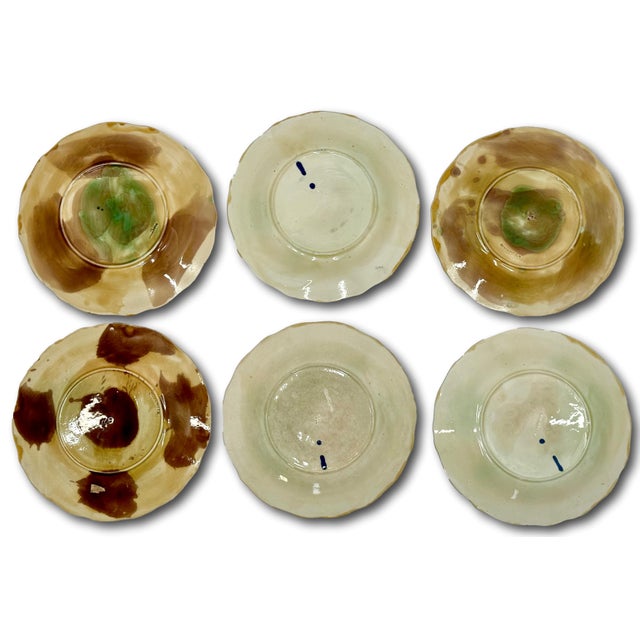 Wedgwood Set of 6 Antique Victorian Wedgwood Vine & Strawberry Majolica Plates With Wall Hanger Brackets Late 19th Century For Sale - Image 4 of 18