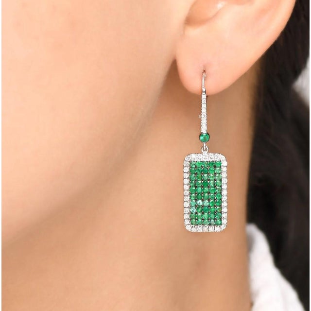 1.92 cts Natural zambian emerald & 0.18 cts diamond earring in 18k gold For Sale - Image 10 of 18