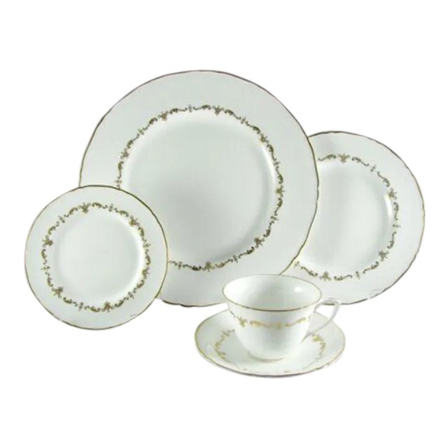 Royal Worcester Gold Chantilly Service for 4 Dinnerware - 20 Piece Set For Sale
