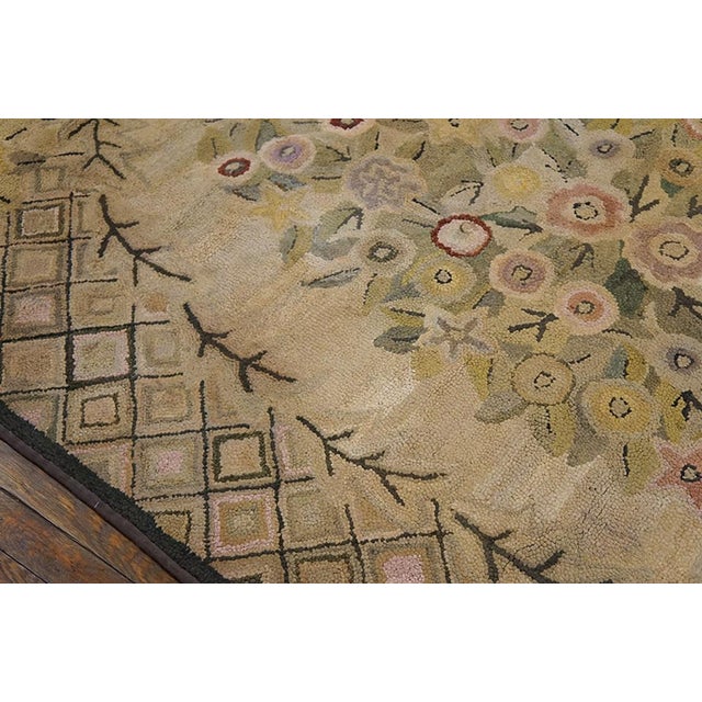 American 1930s Tan Ecru Floral Folk Art Antique American Hooked Rug 5' 9" X 8' 9" Hand Knotted Wool Carpet For Sale - Image 3 of 4