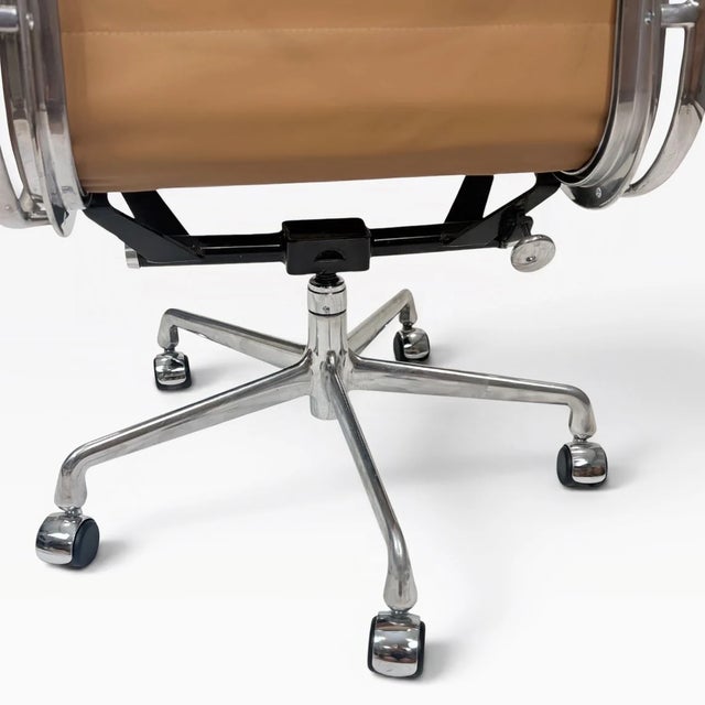 Metal Eames for Herman Miller Soft Pad Management Chair - Camel Tan Leather For Sale - Image 7 of 9