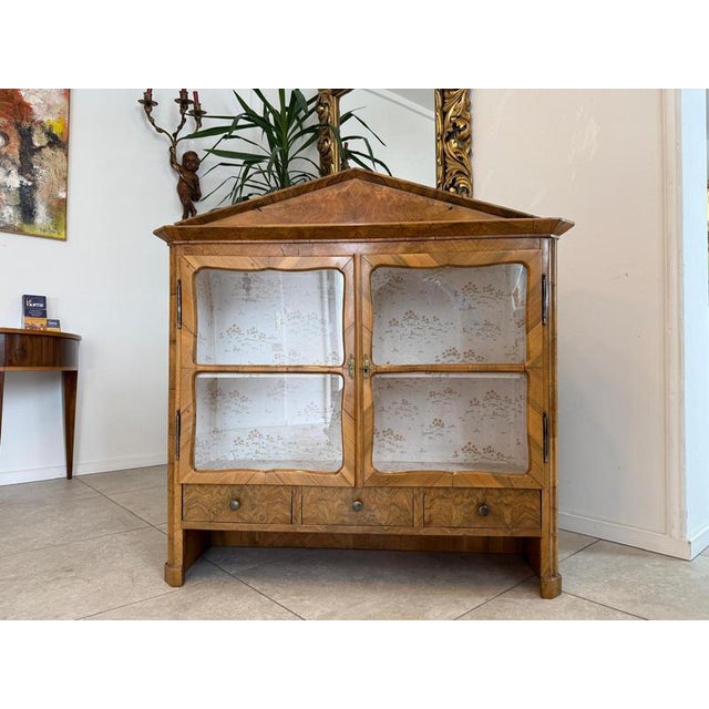 Josephinian Display Cabinet in Pine For Sale - Image 5 of 9