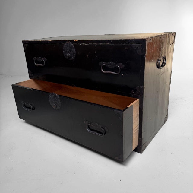 Black Antique Japanese Kimono Tansu Chest, 1910 For Sale - Image 8 of 18