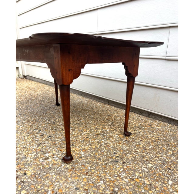 Late 20th Century Late Twentieth Century D R Dimes Traditional Early American Colonial Scalloped Coffee Table For Sale - Image 5 of 11
