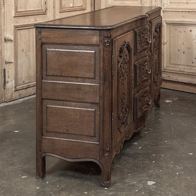 18th Century Liège Louis XV Period Carved Oak Buffet For Sale - Image 14 of 18
