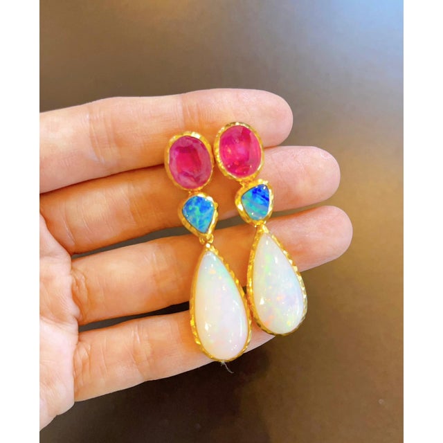 White Bochic "Capri" Vintage Natural Gem Necklace & Earrings, White / Blue Opal & Ruby For Sale - Image 8 of 18