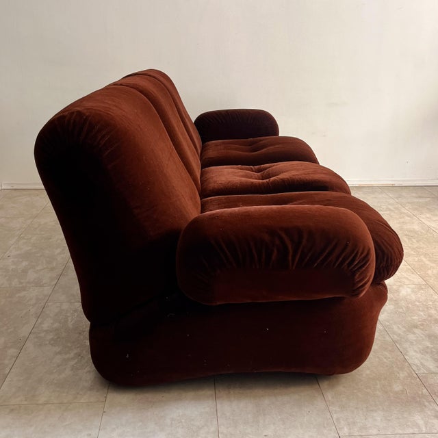 Vintage Three-Seater Sofa in Burgundy Red Velvet, Italy, 1970s For Sale - Image 6 of 11