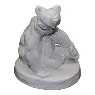 Meissen White Glazed Seated Bear A1066 Porcelain Figurine by August Gaul For Sale