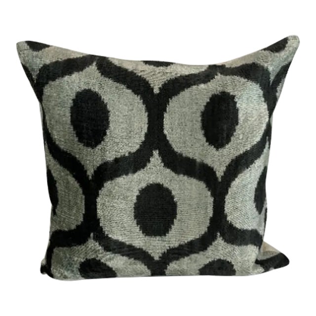 Turkish Modern Gray Velvet Silk Ikat Pillow Cover For Sale