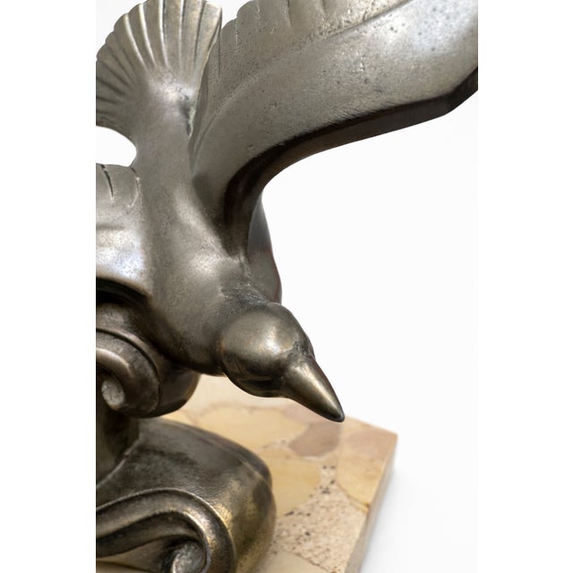Art Deco French Stylized Bird Sculpture with Giallo di Siena Marble Vide-Poche, 20th Century For Sale - Image 4 of 8