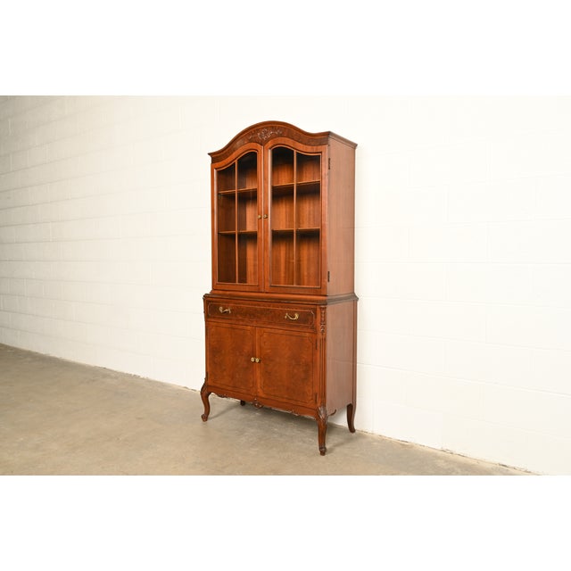 Romweber French Provincial Louis XV Carved Walnut and Burl Wood Breakfront Bookcase Cabinet, Circa 1930s For Sale - Image 18 of 18