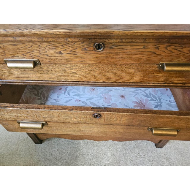 Late 19th Century Vintage Victorian Quarter-Sawn (Tiger) Oak Three-Drawer Chest of Drawers For Sale - Image 5 of 14