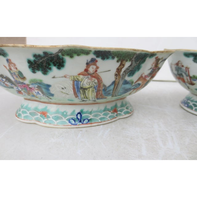 Pair of Antique Chinese Rose Medallion Bowls- A Pair of 2 For Sale - Image 17 of 17