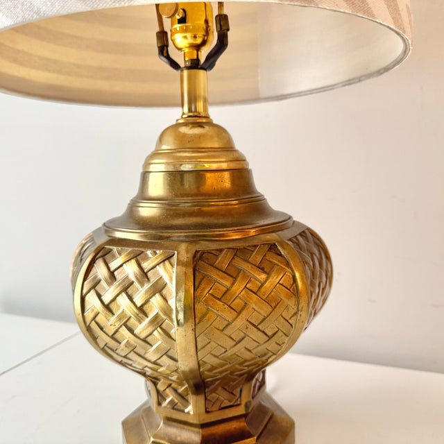 Brass 1970s Brass Basketweave Ginger Jar Lamp For Sale - Image 8 of 11