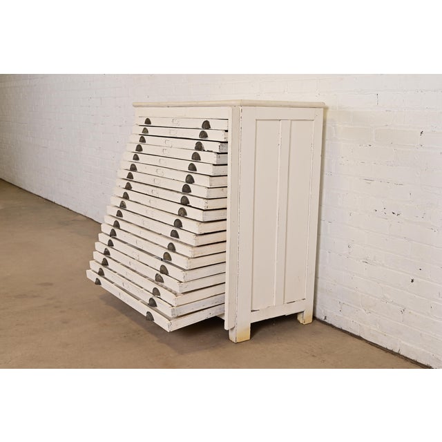 Antique Arts & Crafts White Painted 18-Drawer Flat File Printer's Cabinet, Circa 1900 For Sale In South Bend - Image 6 of 15