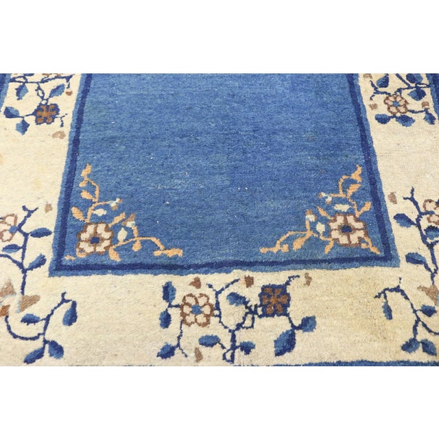 Antique Chinese Peking Rug - 03'00 X 05'09 For Sale - Image 4 of 7