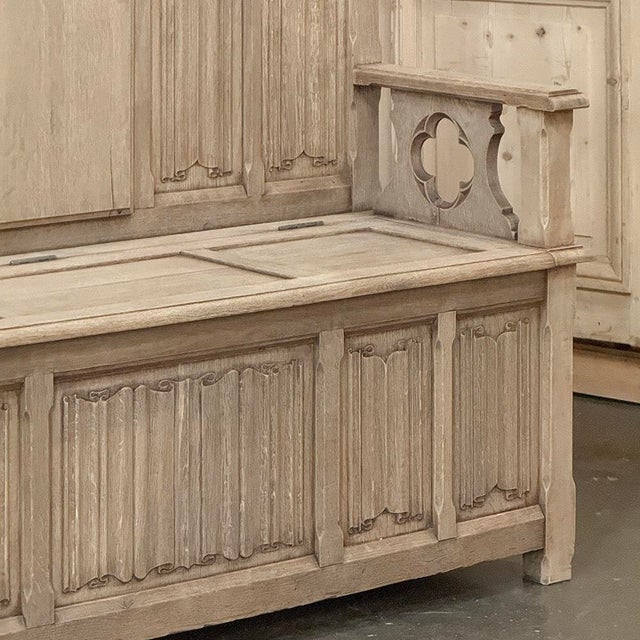 19th Century French Gothic Revival Hall Bench in Stripped Oak For Sale In Dallas - Image 6 of 18