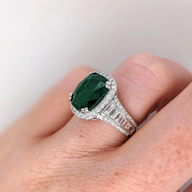 Art Deco 5.6ct Emerald W Earth Mined Diamonds in Solid 14k White Gold Cushion Cut Ring Size 7 For Sale - Image 3 of 9