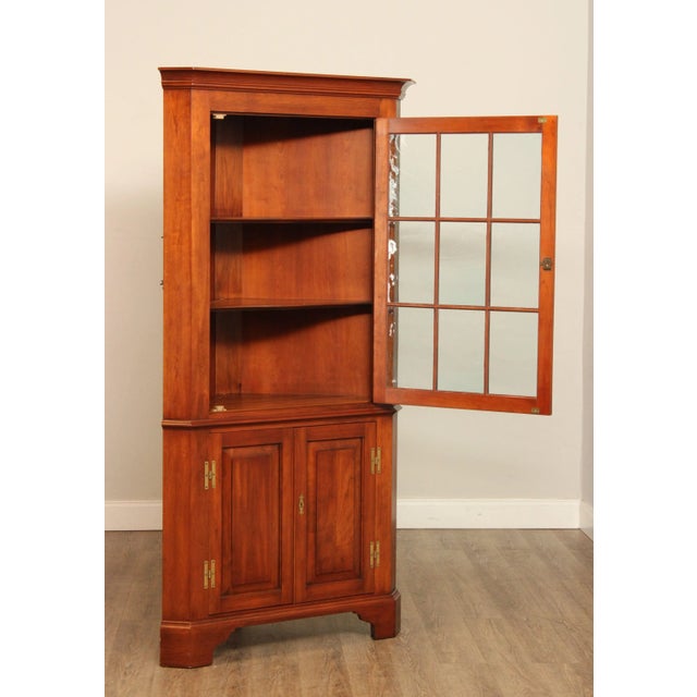 Henkel Harris 1980s Henkel Harris Georgian Style Cherry Corner Cabinet For Sale - Image 4 of 13