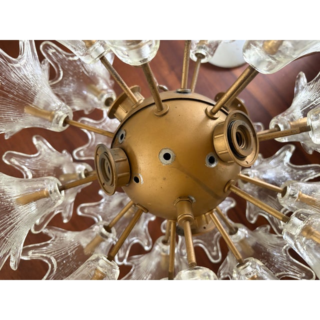 Vintage Italian Murano Style Sputnik Chandelier in the Manner of Paolo Venini "Espirit", 28 Glass Florets For Sale - Image 9 of 18
