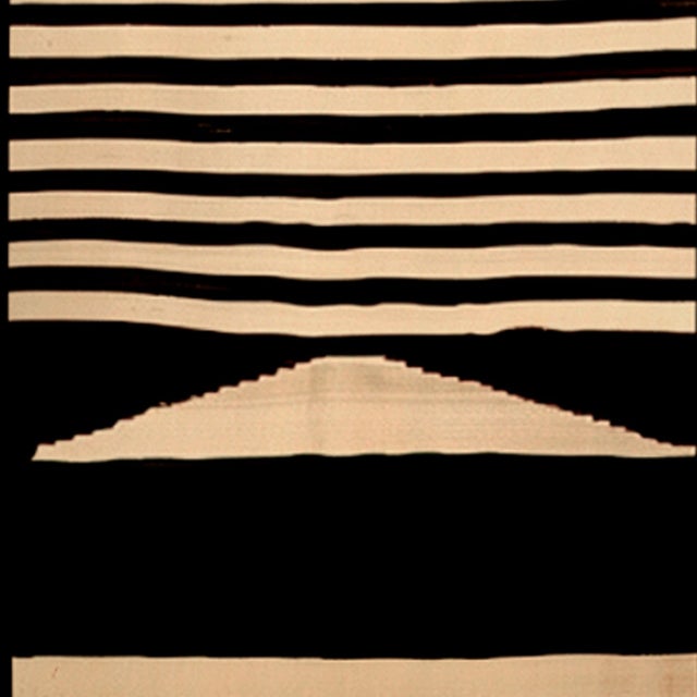 The Black Pepper Runner brings a spicy aroma akin to a sensation of smoothness, creating a tactile connection between...