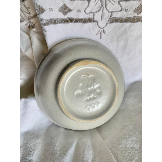 Vintage 1960’s Pfaktzgraff Yorktowne classic stoneware USA 10 pieces Dinnerware set / folk art / blue floral on tan...