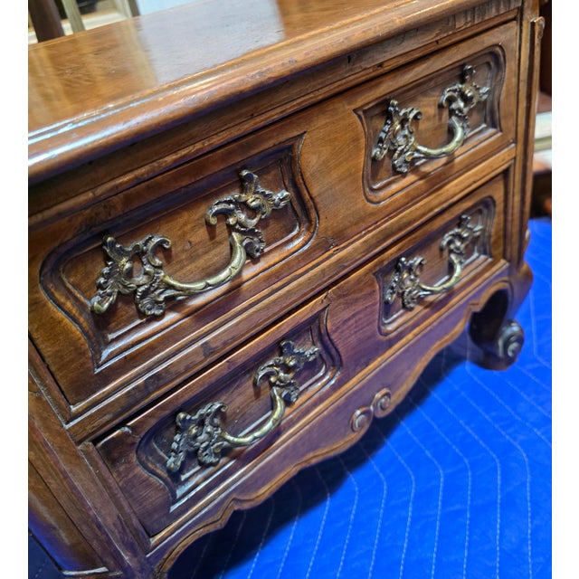 Early 19th Century French Provincial Louis XV Walnut Petite Commode (Table De Chevet), Circa 1790–1825 For Sale - Image 18 of 18