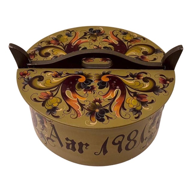 Vintage Norwegian Hand-Painted Bentwood Tine Box With Rosemaling, 1981 For Sale