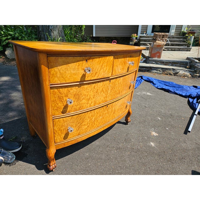 1910s Federal Style Birdseye Maple Chest of Drawers For Sale In New York - Image 6 of 14