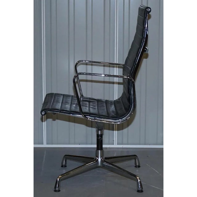 Black Leather Swivel Office Chairs from Vitra For Sale - Image 16 of 18