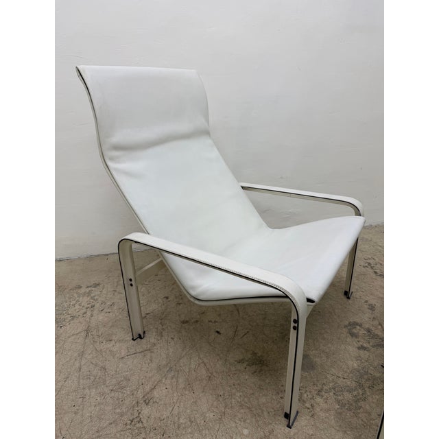 Toussaint and Angeloni White Leather Lounge Chair and Footrest for Matteo Grassi For Sale - Image 11 of 17