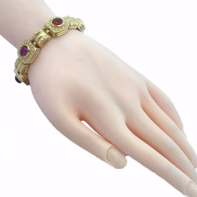 This is a beautiful authentic bracelet by Seidengang, it is crafted from 18k yellow gold featuring alternating rectangle...