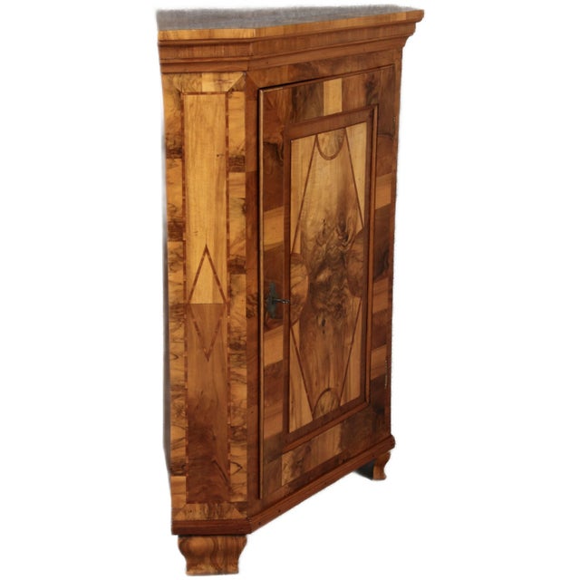 Age and Origin: The cabinet dates from the 18th/19th century and is likely from Germany. Dimensions: Height approx. 123...