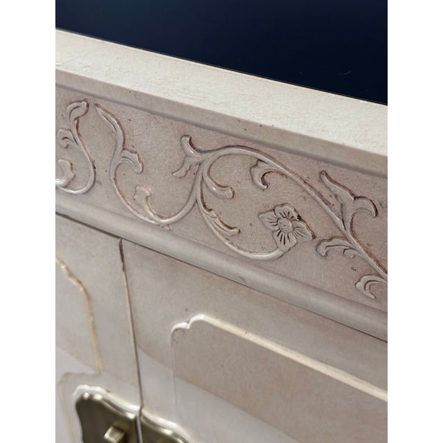 Wood Henredon Vintage Hollywood Regency Faux Goatskin Server Bar Cabinet For Sale - Image 7 of 9