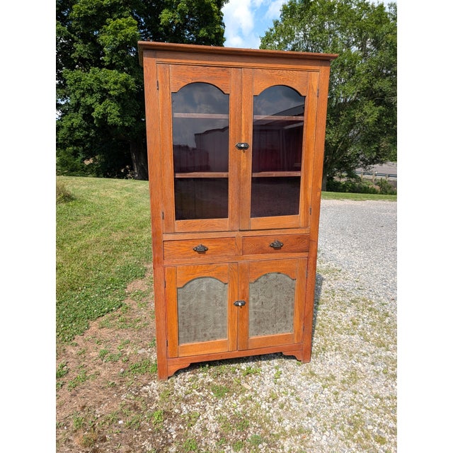 1900 - 1909 Antique Oak Flat Wall Pie Safe Cupboard W Pierced Tin Panel Bottom 1900s 1 Piece For Sale - Image 5 of 18