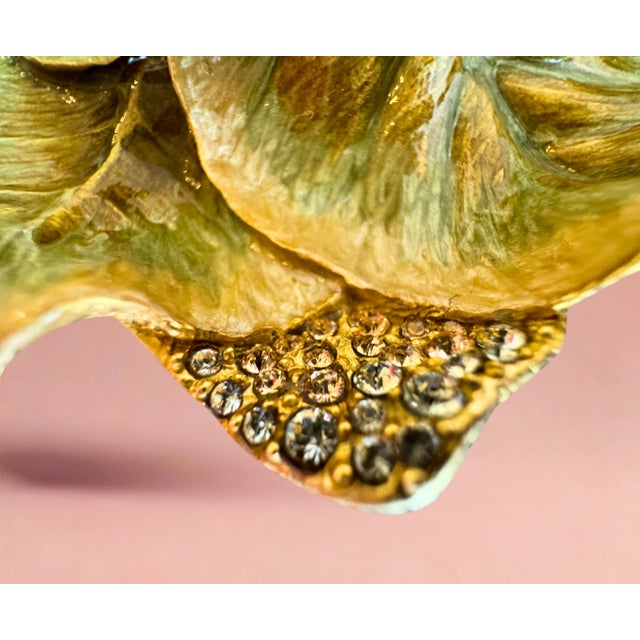 1990s Jay Strongwater Enamel Calla Lily Ring Holder With Swarovski Crystals For Sale - Image 10 of 11