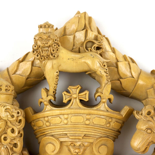 Traditional English Georgian Style (18th/19th Century) Wall Shield Carving Depicting a Unicorn and Lion With Family Crests. For Sale - Image 3 of 11