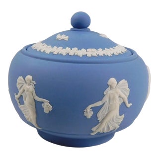 1930s Light Blue Wedgwood Jasperware Sugar Bowl For Sale