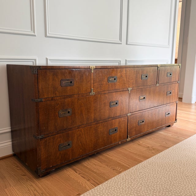 Brown Mid-Century Henredon 7 Drawer Dresser For Sale - Image 8 of 11
