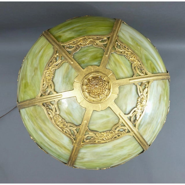 Early 20th Century Bradley & Hubbard Antique Hand Painted Gold Gilt Slag Glass Table Lamp For Sale In Miami - Image 6 of 11