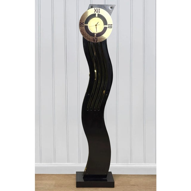 Art Deco Vintage Art Deco Black & Gold Waved Freestanding Clock by Aquarius For Sale - Image 3 of 11