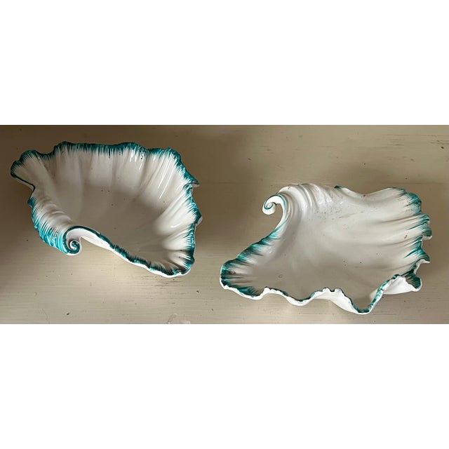 Antique 18th Century Wedgwood Creamware Feather Edge Sea Shell Dishes - A Pair For Sale - Image 12 of 16