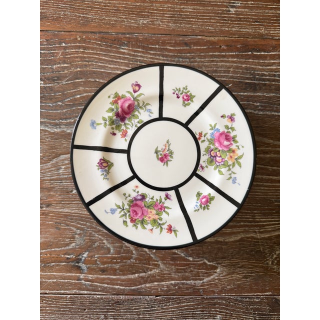 1910s 1910s Crown Staffordshire Fine Bone China Salad Plates Black Art Deco Bands With Floral Bouquets – Made in England -Set of Ten For Sale - Image 5 of 9